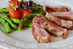 make healthy choices with hypnitherapy - rare steak and salad